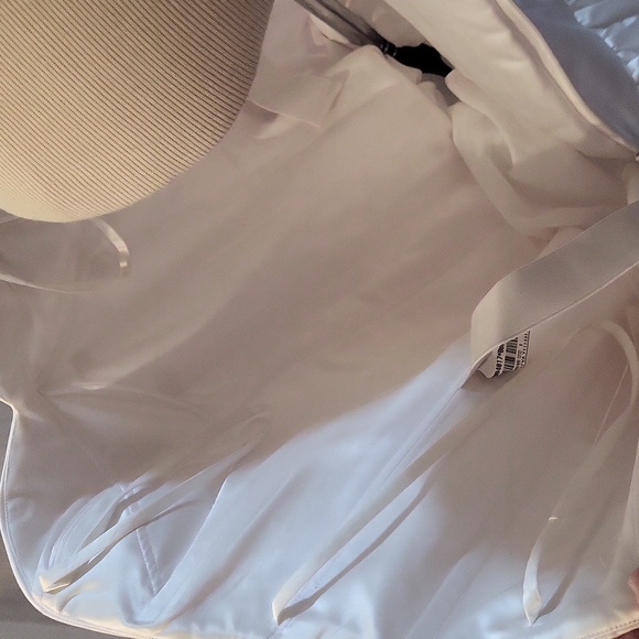 Size 12 Faviana Wedding Dress - Make Offer - Picture 11 of 15